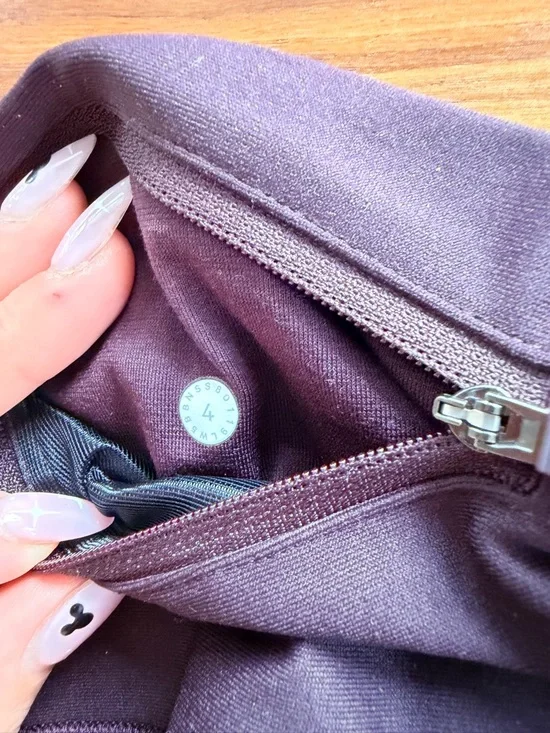 NWT Lululemon Zoned In Tight, size 4 - Picture 7 of 10